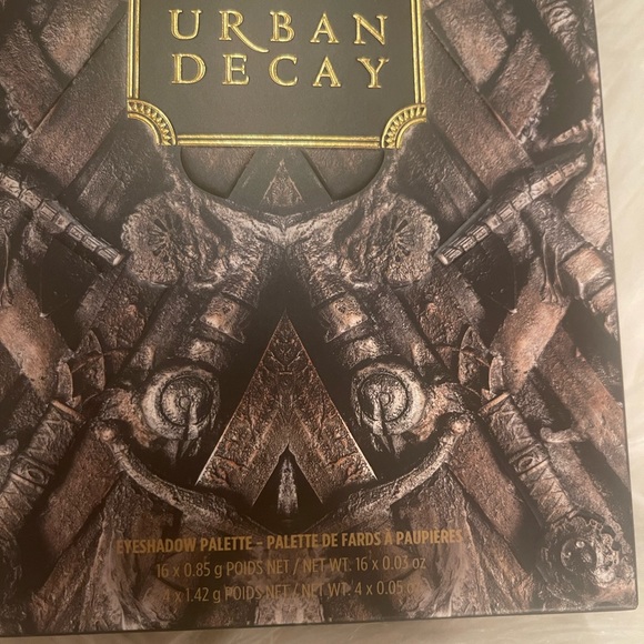 ⚔️ Awesome NWT Game Of Thrones Urban Decay 20 Shade Eyeshadow Pallet ⚔️ - Picture 10 of 13